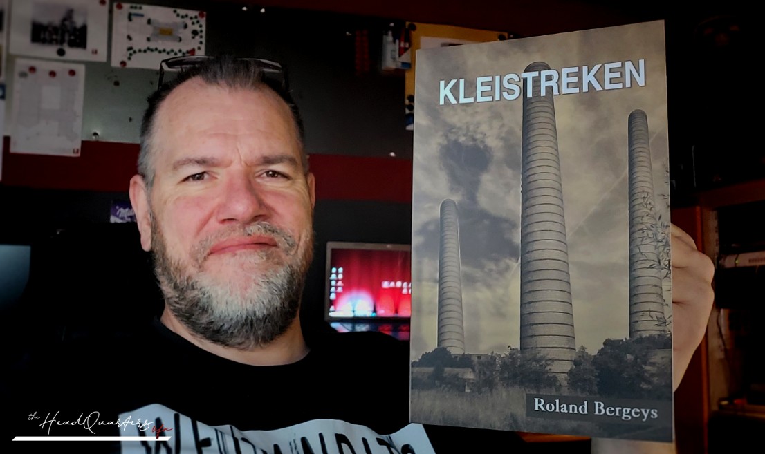 Curt Coekaerts (The HeadQuarters VFX) met het "Kleistreken" boek.